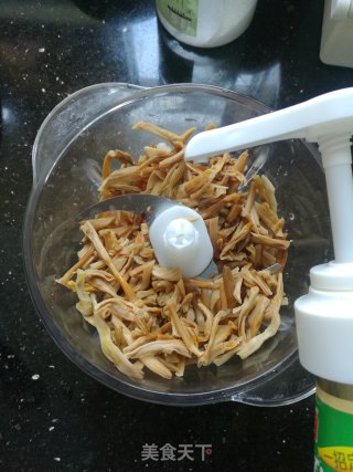 黄花菜鸡肉丸的做法步骤：3