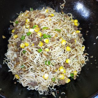 玉米肉末炒面的做法步骤：12