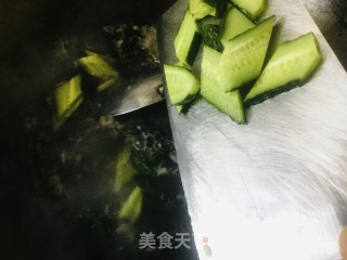 黄瓜紫菜蛋花汤的做法步骤：5