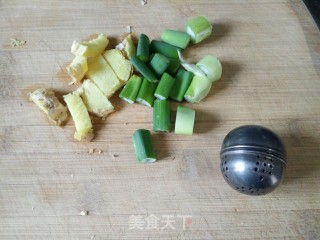 咖喱牛肉的做法步骤：3