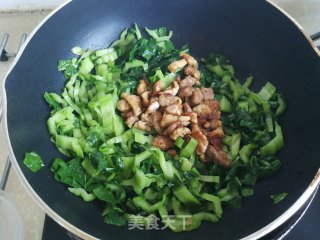 菜梗炒肉片的做法步骤：5