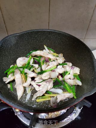 葱姜炒脆肉皖的做法步骤：8