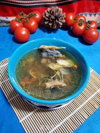 人参炖乌鸡汤的做法步骤：10