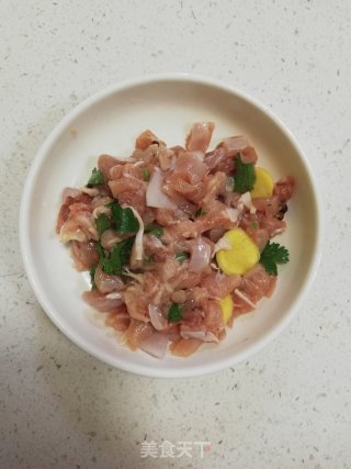 辣炒胡萝卜鸡丁的做法步骤：2