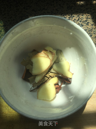卤鸡爪卤鸭蛋的做法步骤：2