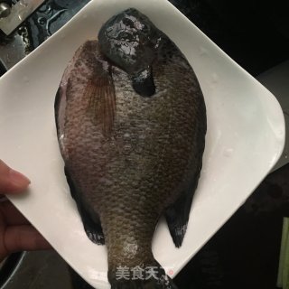 黄豆酱焖太阳鱼的做法步骤：2