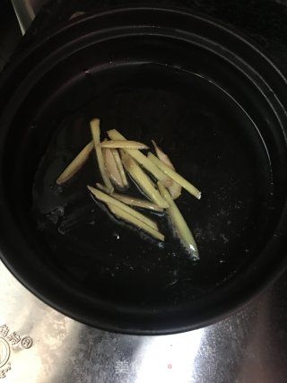 黄豆酱焖太阳鱼的做法步骤：3
