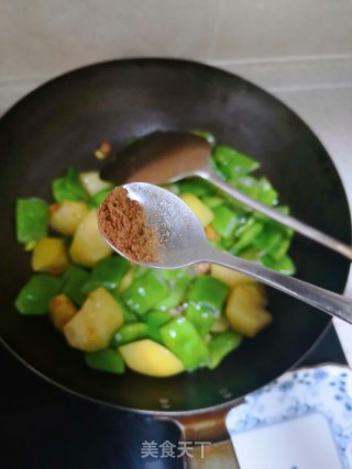 土豆炖豆角的做法步骤：4