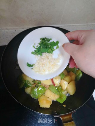 土豆炖豆角的做法步骤：6