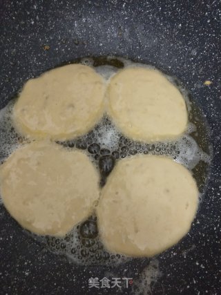 香蕉鸡蛋饼的做法步骤：4