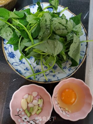 番薯叶鸡蛋汤的做法步骤：1