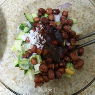 糖醋花生米的做法步骤：3