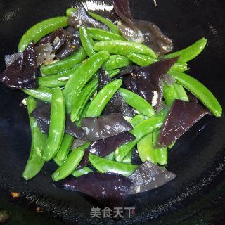 木耳甜豆小炒的做法步骤：4