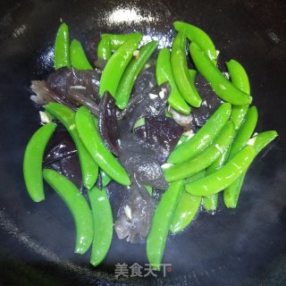 木耳甜豆小炒的做法步骤：5
