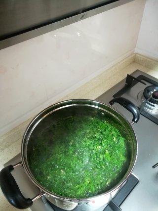 荠菜鲜肉大包的做法步骤：3