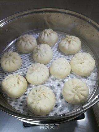 荠菜鲜肉大包的做法步骤：11