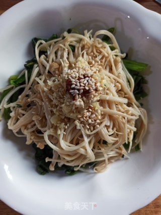 麻酱菠菜金针菇的做法步骤：4