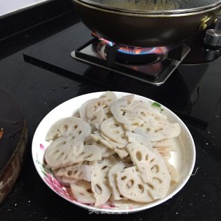 藕片炒肉丝的做法步骤：6