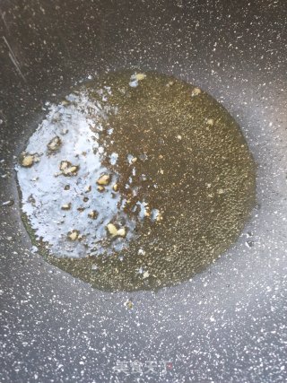 豆酱炒蒲瓜的做法步骤：2