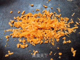 外酥里嫩~酥软红薯饼的做法步骤：3