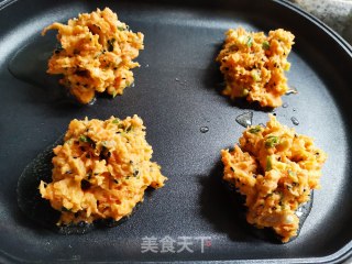 外酥里嫩~酥软红薯饼的做法步骤：6