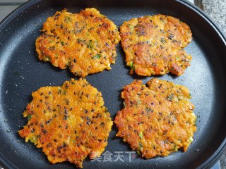 外酥里嫩~酥软红薯饼的做法步骤：9