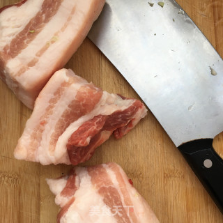 “肉菜”孜然五花肉的做法步骤：1