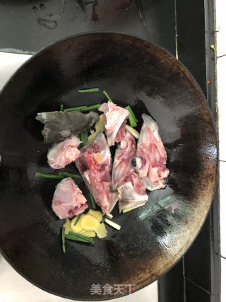 山药鱼头汤的做法步骤：2