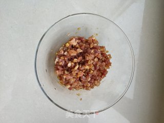 槐花猪肉水饺的做法步骤：7