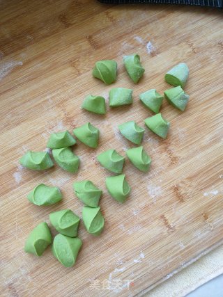 槐花猪肉水饺的做法步骤：11