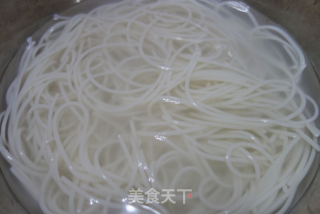 火腿儿～汤粉的做法步骤：1