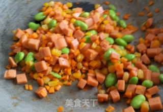 蛋包饭的做法步骤：2