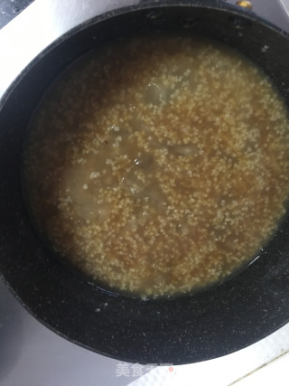 小米银耳红糖粥的做法步骤：5