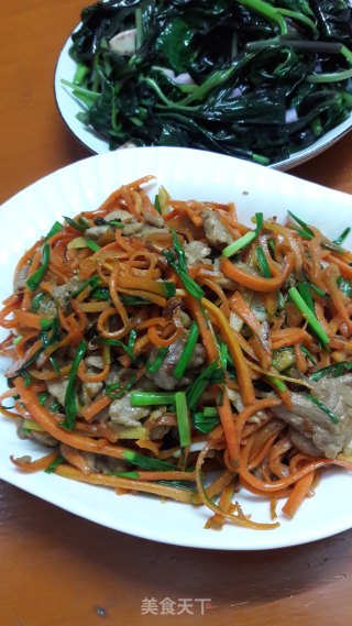 红萝卜炒肉的做法步骤：9