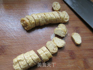 素卷芹菜炒茭白的做法步骤：4