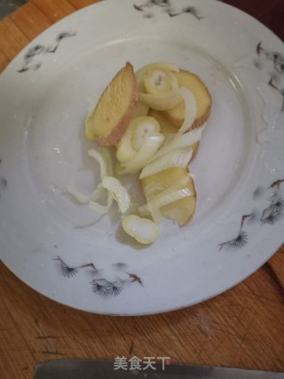 清汤肥牛的做法步骤：1