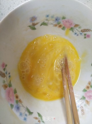 蒜苔鸡蛋饼的做法步骤：3