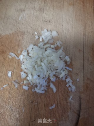 西红柿炒豌豆的做法步骤：1