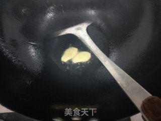 青豆玉米香肠粒的做法步骤：3