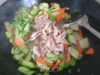 家常小炒的做法步骤：11