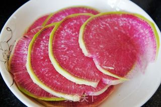 糖醋红心萝卜的做法步骤：2