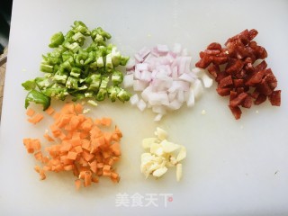 家常炒饭的做法步骤：1