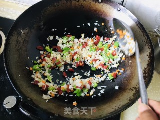 家常炒饭的做法步骤：4