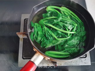 自制零添加的菠菜鸡蛋面条的做法步骤：2