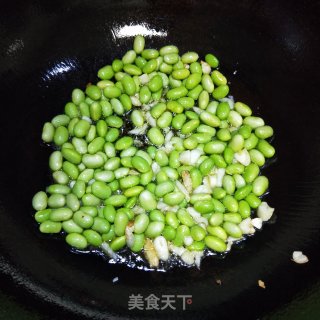 虾米黄豆焖豆干的做法步骤：5