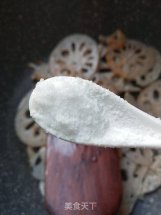 炒藕片的做法步骤：3