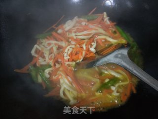 白玉菇炒胡萝卜的做法步骤：6