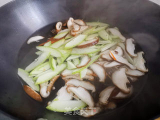 #春日应季美食#菌蔬牛肉羹的做法步骤：4