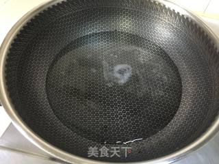 茼蒿菜鸡蛋饼的做法步骤：2