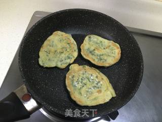 茼蒿菜鸡蛋饼的做法步骤：10